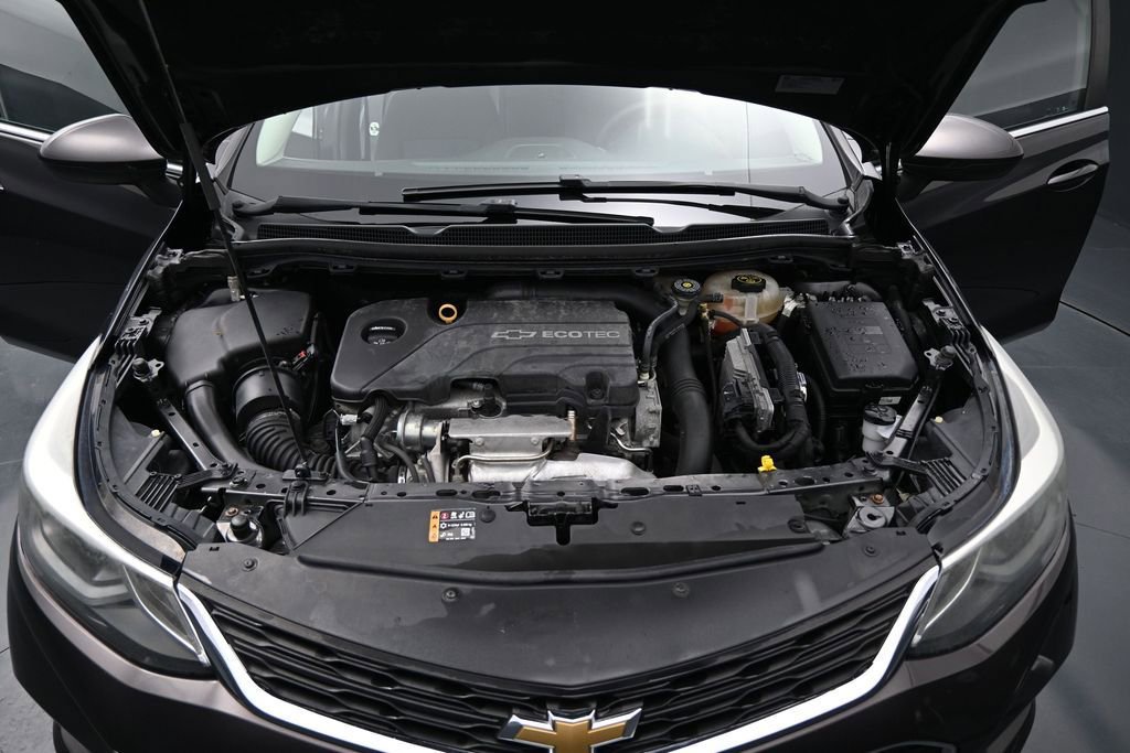 Used 2017 Chevrolet Cruze LT FWD image 25