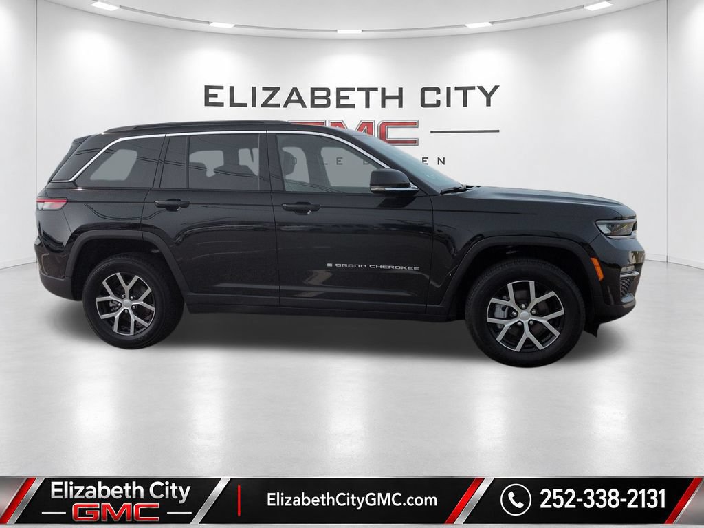 Used 2024 Jeep Grand Cherokee Limited w/ Trailer Tow Package AWD/4WD image 6