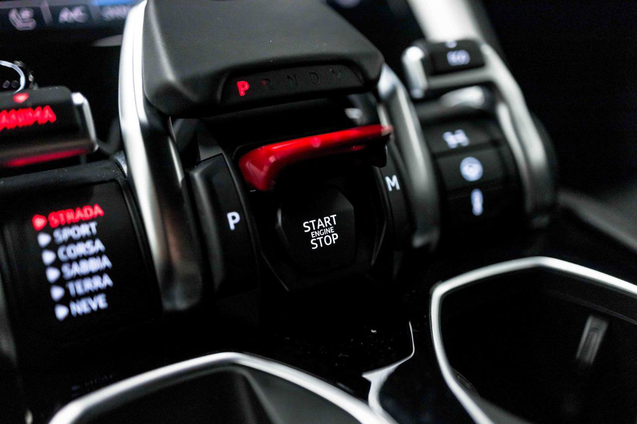 Used 2020 Lamborghini Urus Base image 66