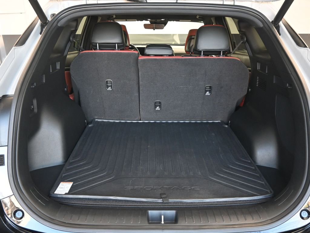 Used 2023 Kia Sportage SX image 12