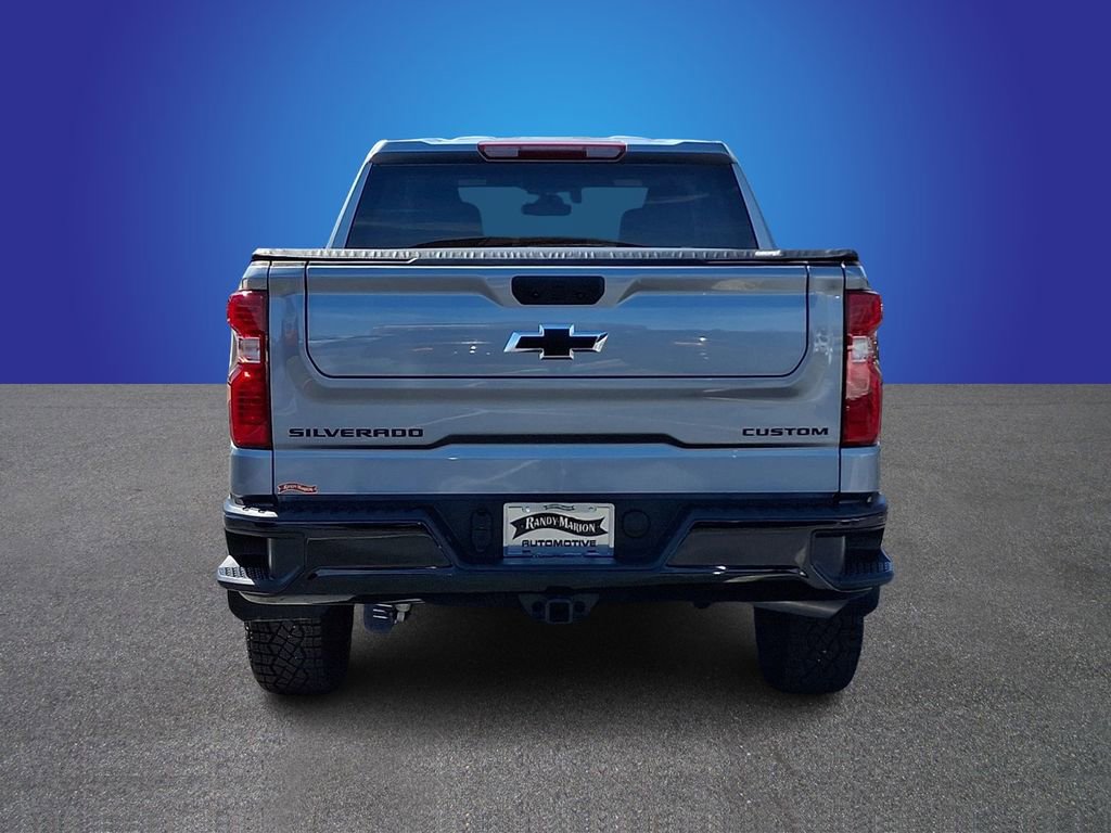 Used 2025 Chevrolet Silverado 1500 Custom Trail Boss w/ LPO, Dark Essentials Package image 5