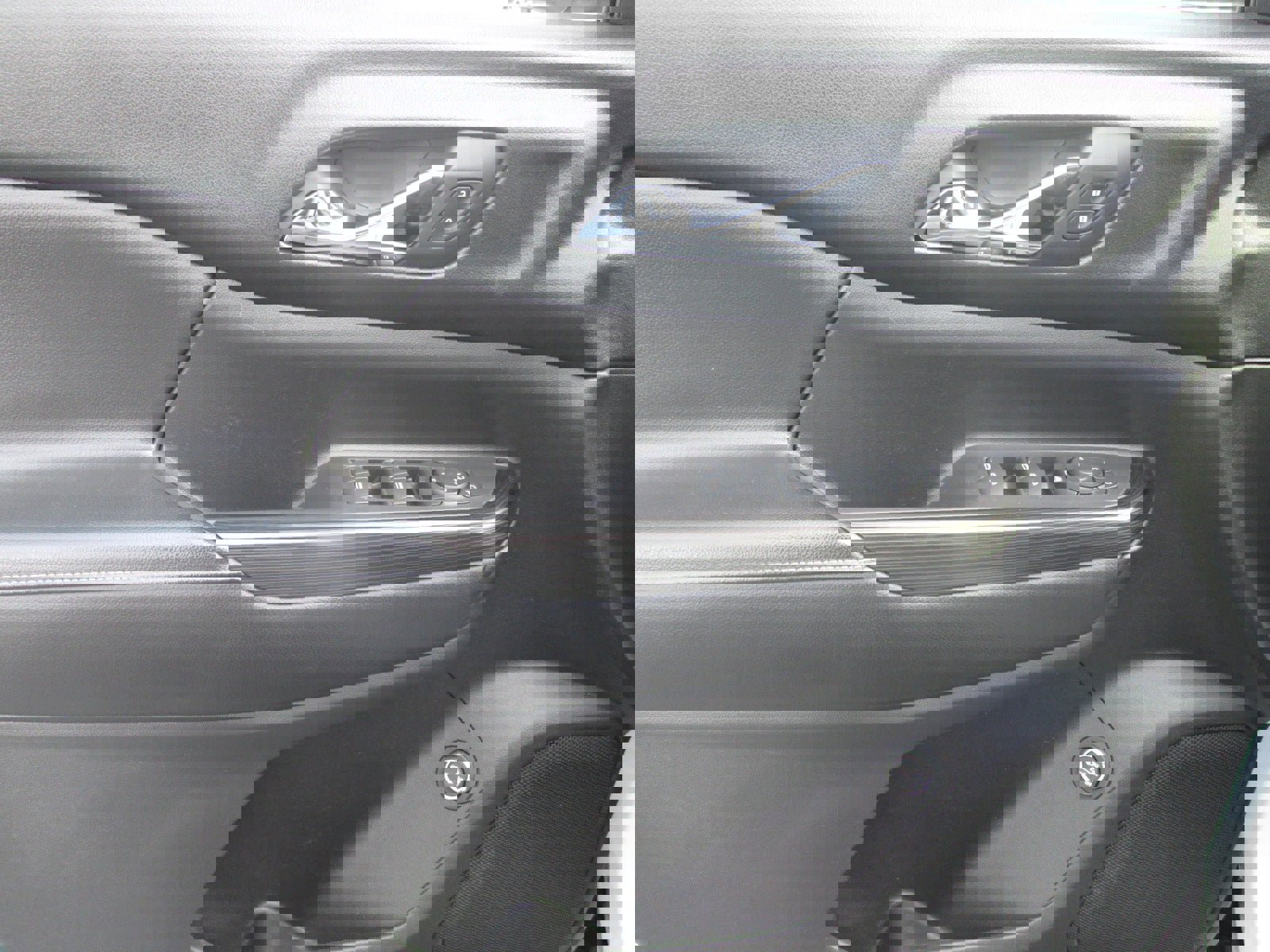 Used 2018 GMC Acadia SLT image 9