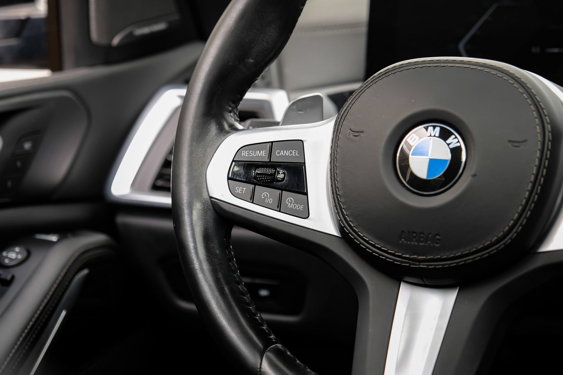 Used 2024 BMW X5 sDrive40i w/ M Sport Package RWD image 22