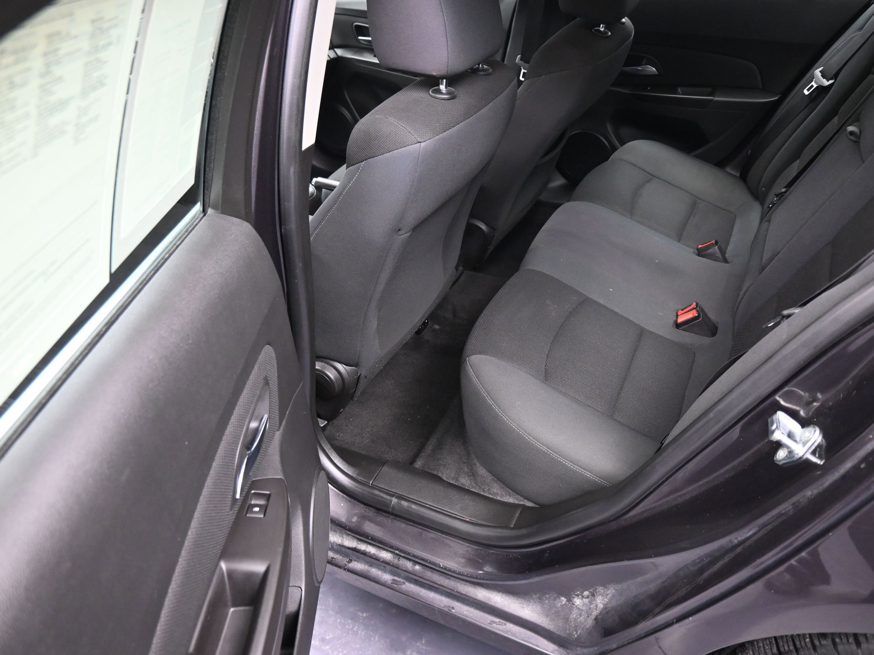 Used 2015 Chevrolet Cruze LT image 17