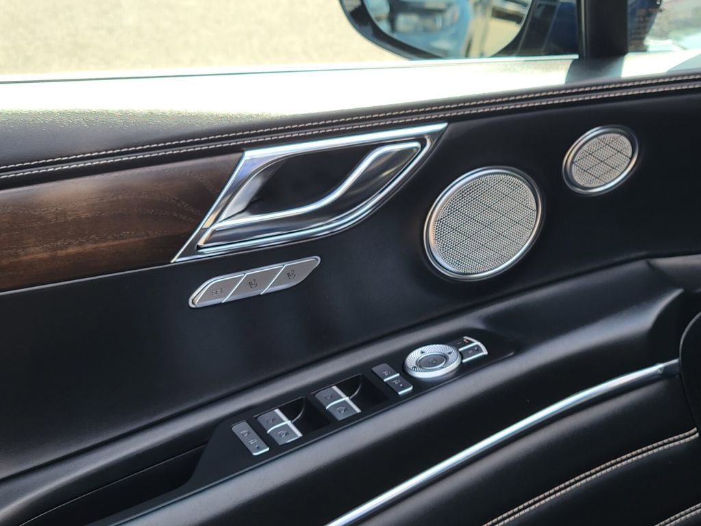 Used 2023 Genesis GV80 2.5T w/ Prestige 20" Package image 16