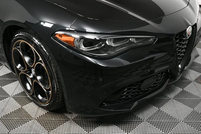 New 2025 Alfa Romeo Giulia w/ Driving Assist Package image 38