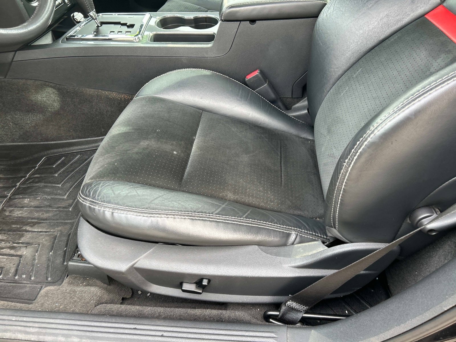 Used 2010 Dodge Challenger SRT8 w/ SRT Option Group II image 21