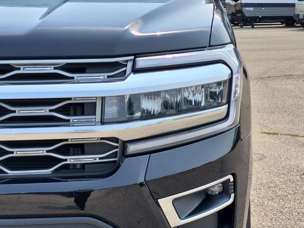 Certified 2023 Ford Expedition Platinum AWD/4WD image 9