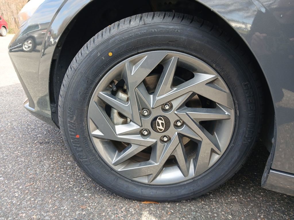 Used 2024 Hyundai Elantra SEL image 27