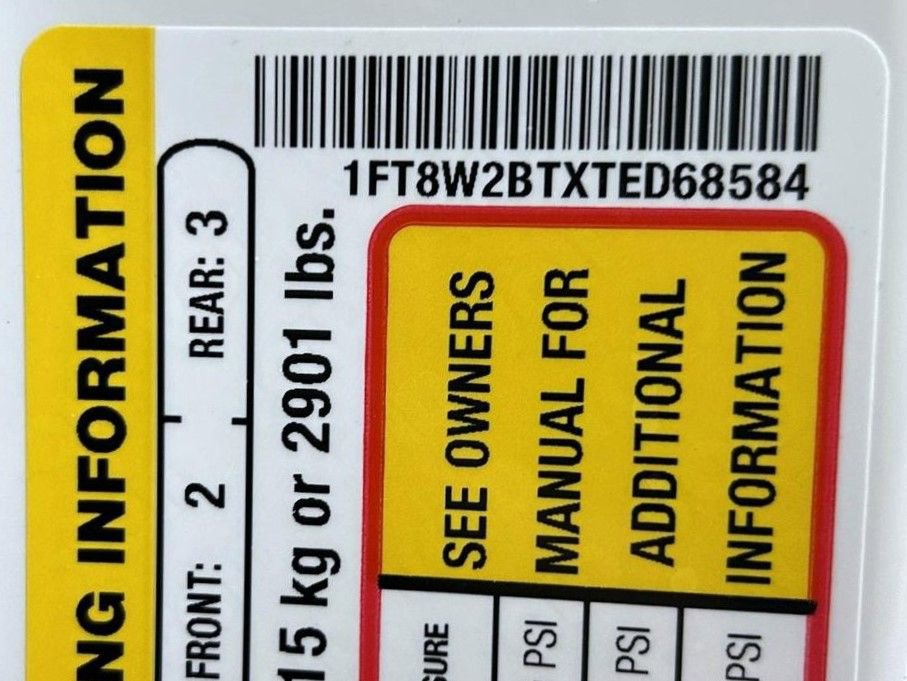 New 2026 Ford F250 Lariat w/ Black Appearance Package image 25