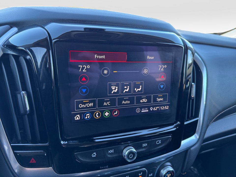 Used 2021 Chevrolet Traverse LT image 20