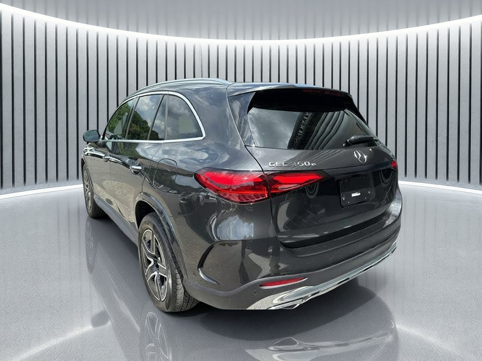 New 2025 Mercedes-Benz GLC 350e 4MATIC image 3