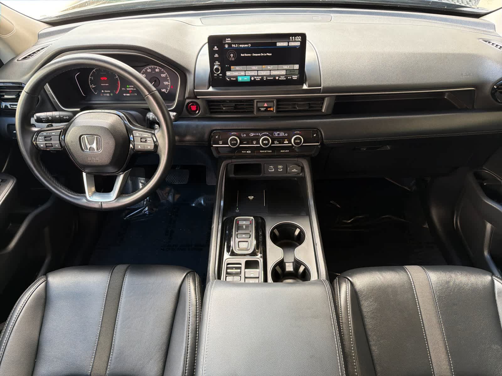 Used 2025 Honda Pilot EX-L image 3