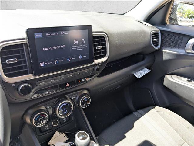 Used 2023 Hyundai Venue SEL FWD image 13