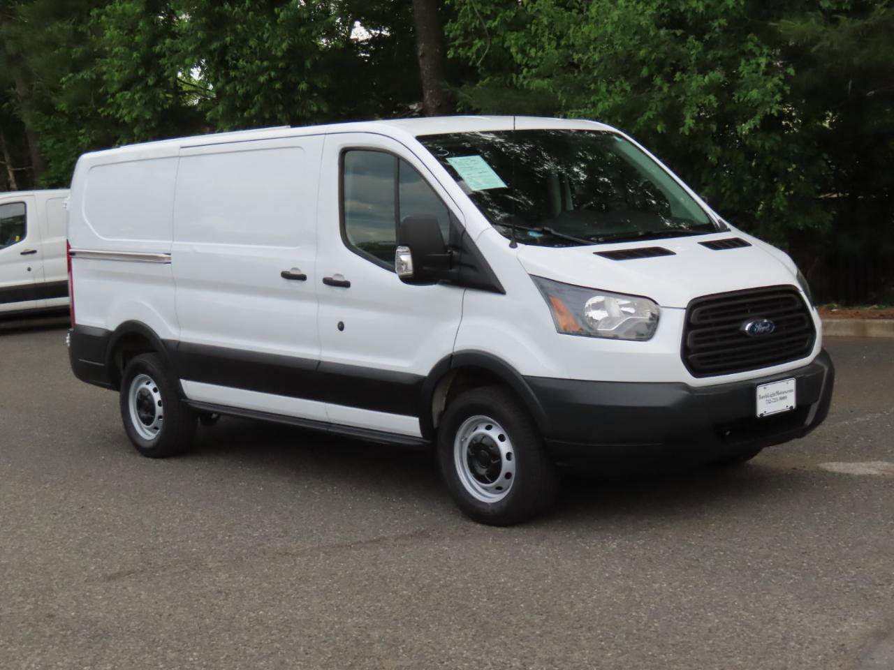 Used 2016 Ford Transit 250 130 Low Roof RWD image 8