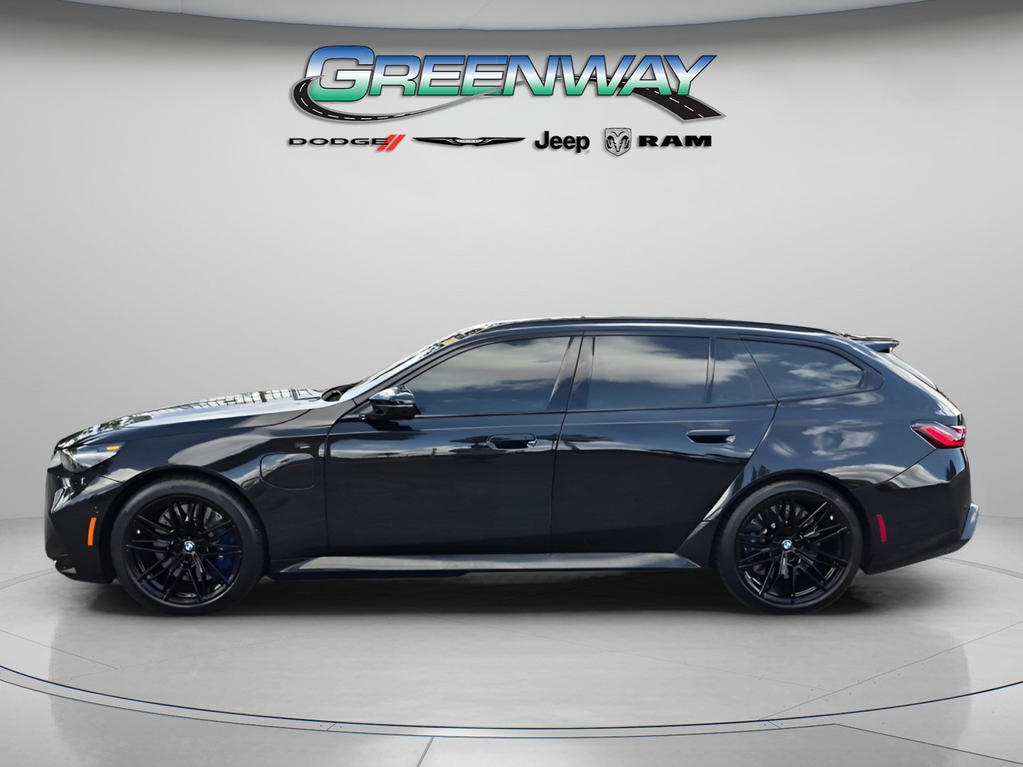 Used 2026 BMW M5 Touring AWD/4WD image 2
