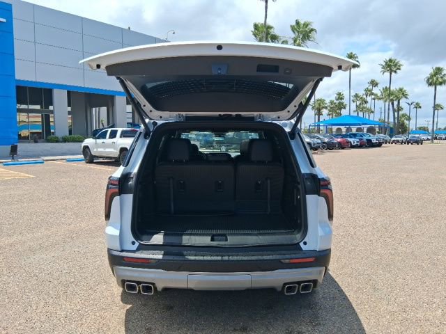 New 2026 Chevrolet Traverse LT w/ Sun and Wheel Package FWD image 7