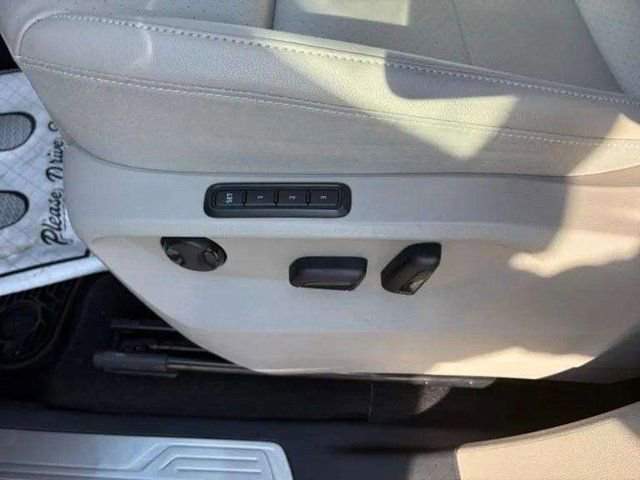 Used 2023 Volkswagen Atlas SEL image 18