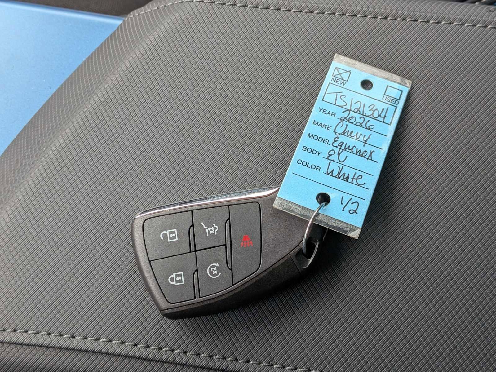 New 2026 Chevrolet Equinox EV LT image 32