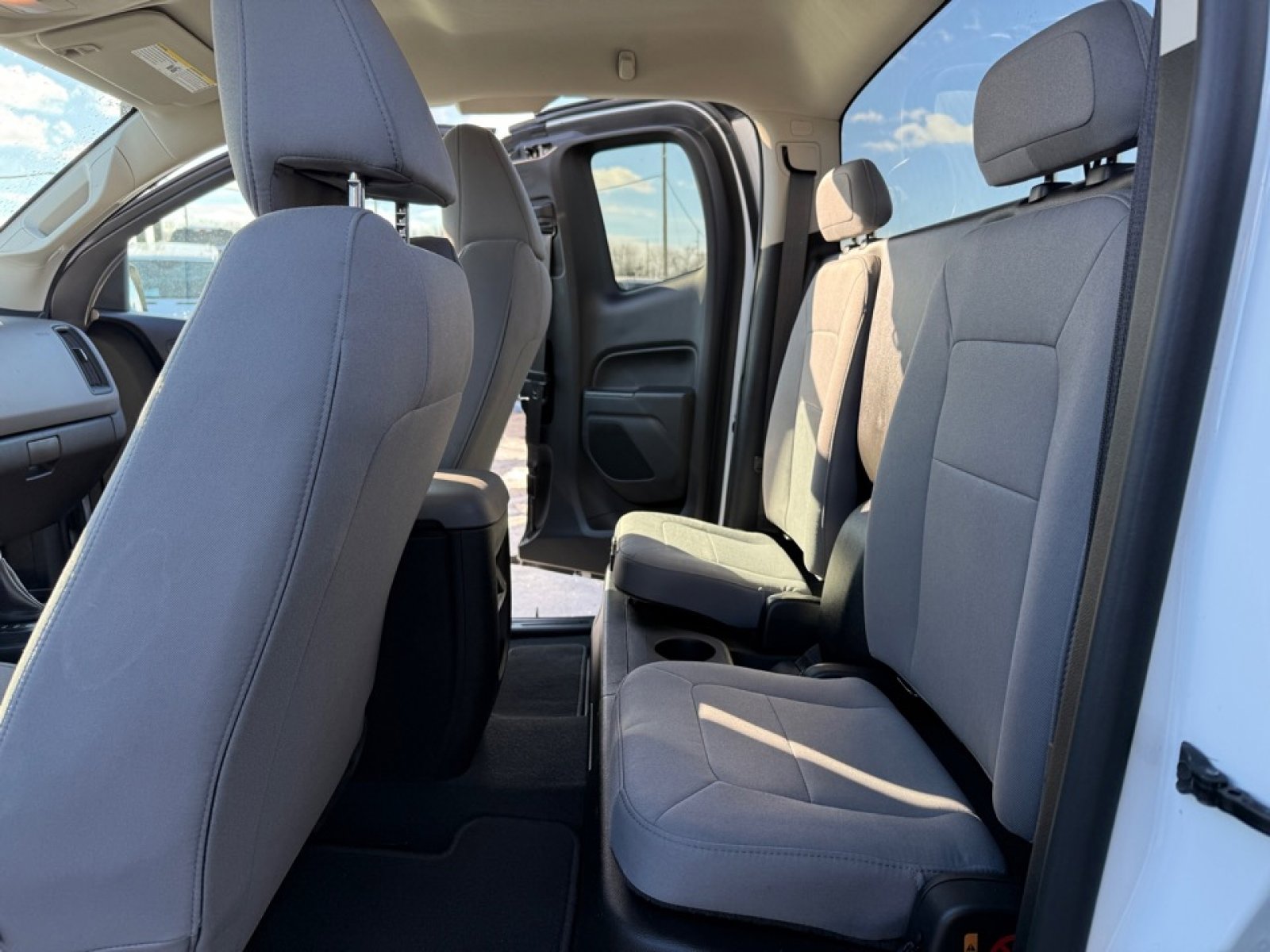 Used 2022 Chevrolet Colorado W/T image 14