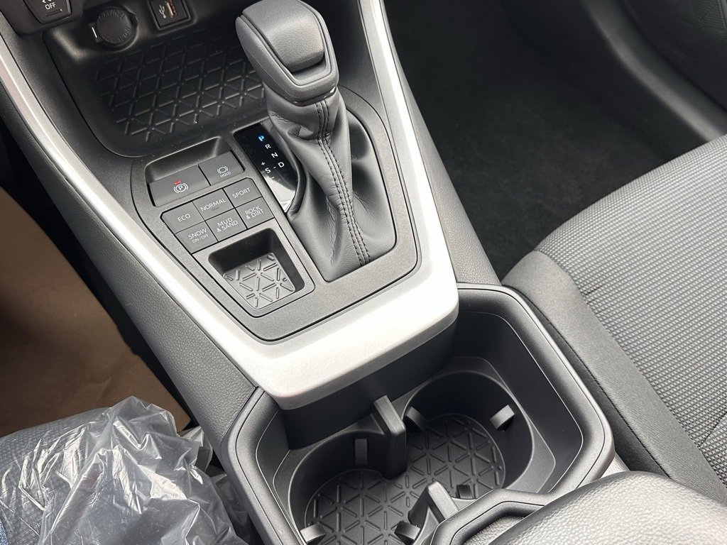 New 2025 Toyota RAV4 LE image 27