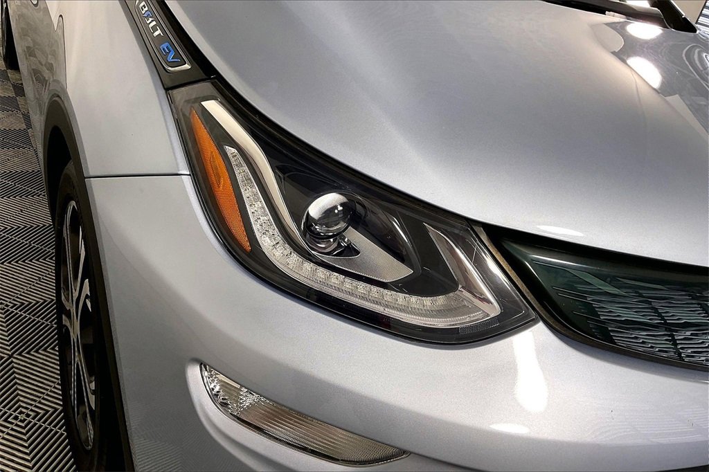 Used 2018 Chevrolet Bolt Premier w/ Driver Confidence II Package image 46