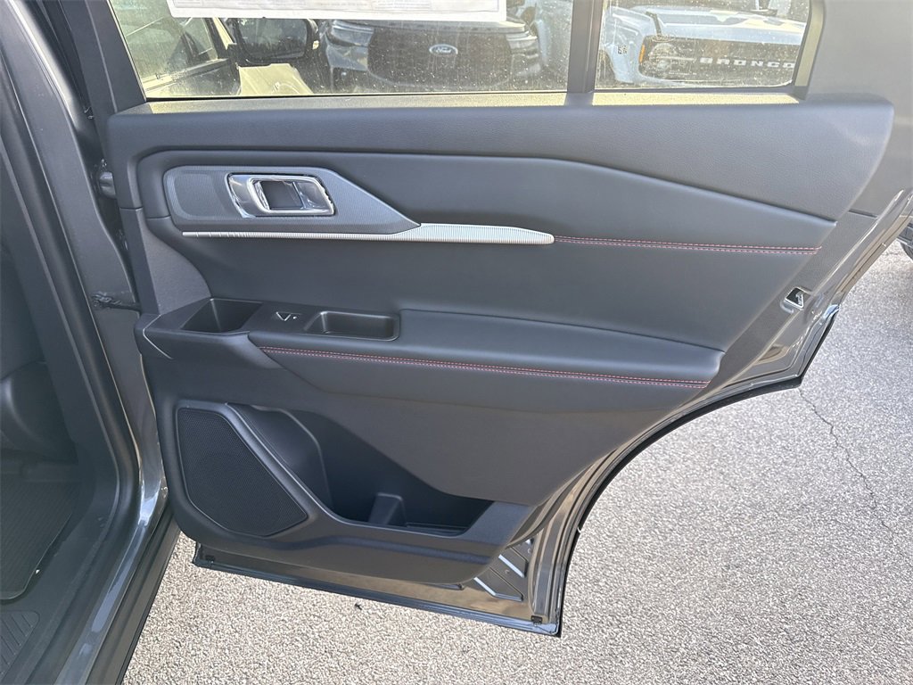 New 2026 Ford Explorer ST-Line w/ ST-Line Street Pack image 31