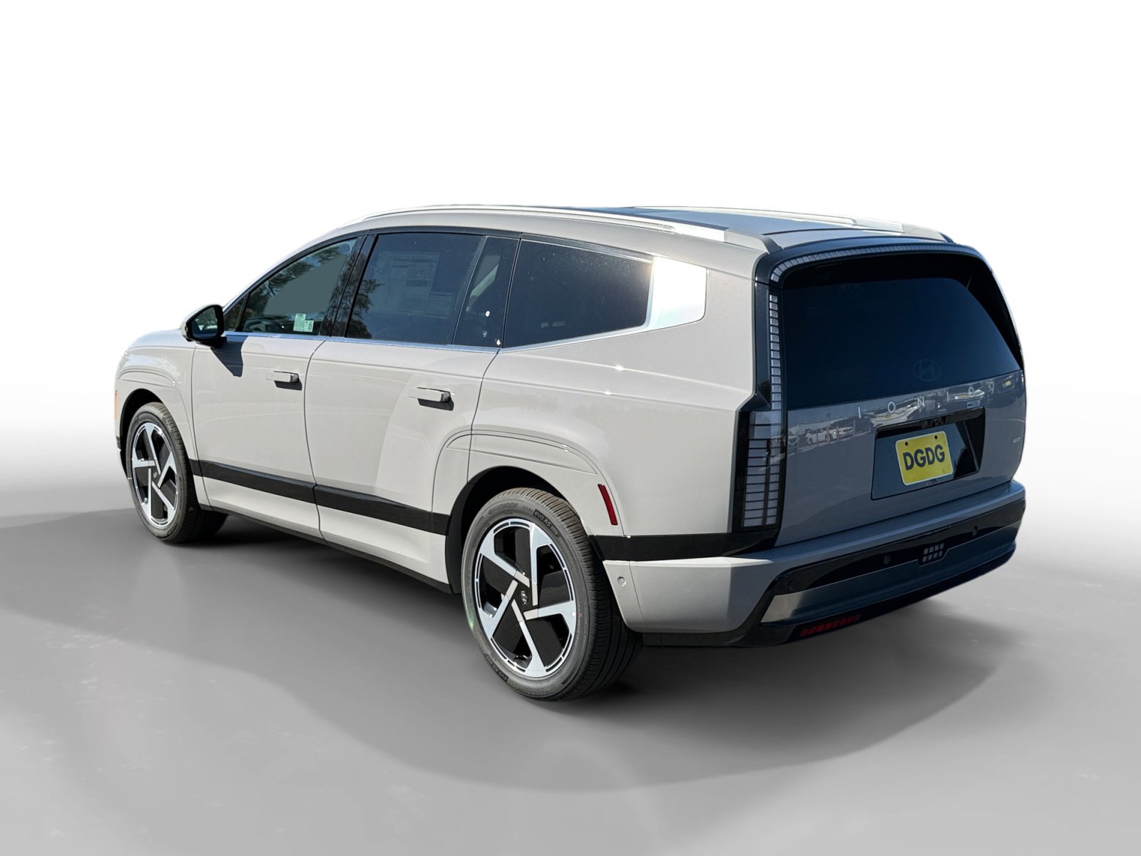 New 2026 Hyundai Ioniq 9 Calligraphy image 3