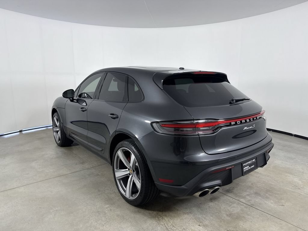 Certified 2025 Porsche Macan S AWD/4WD image 3