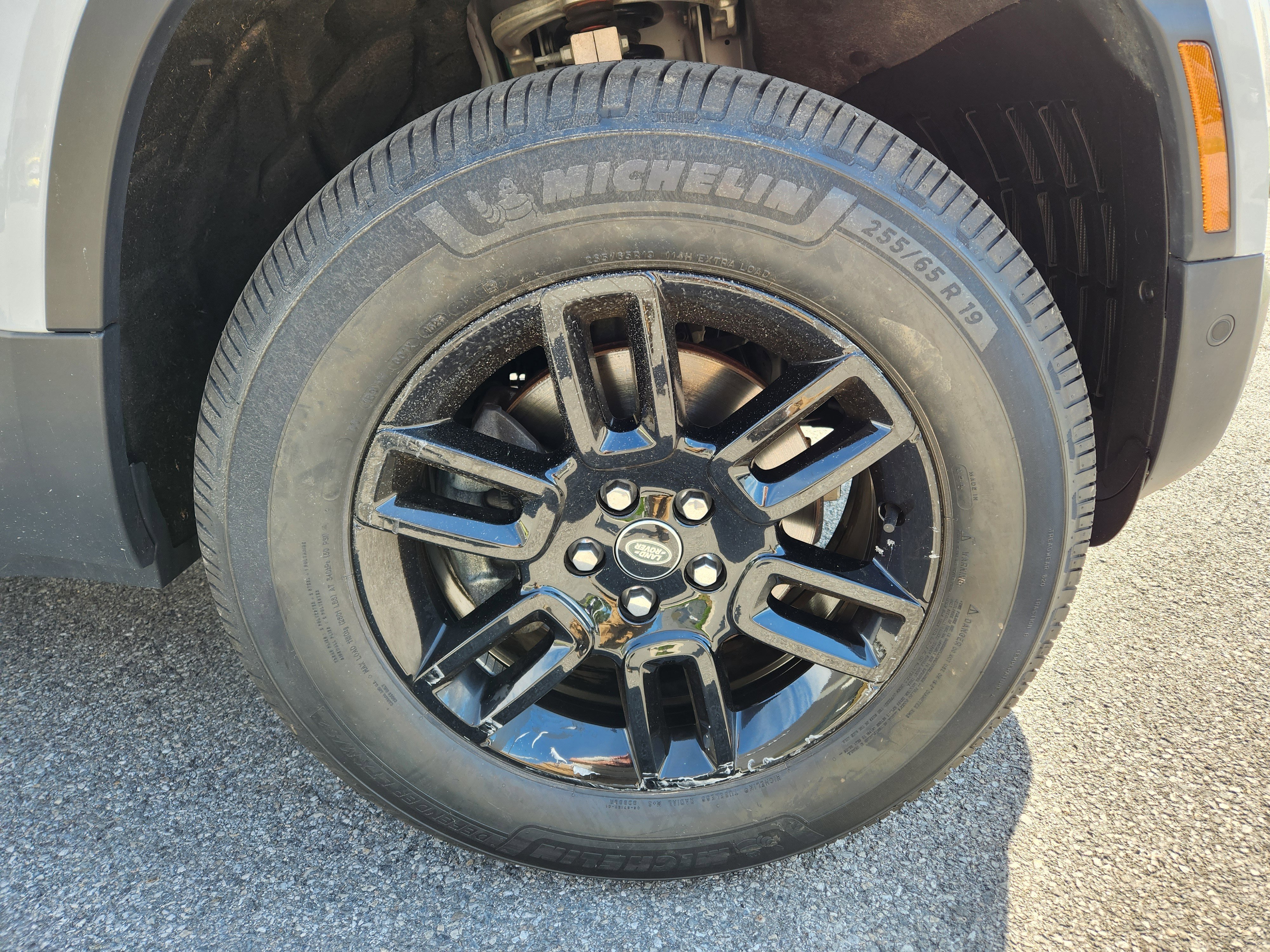 Certified 2025 Land Rover Defender 110 S AWD/4WD image 7