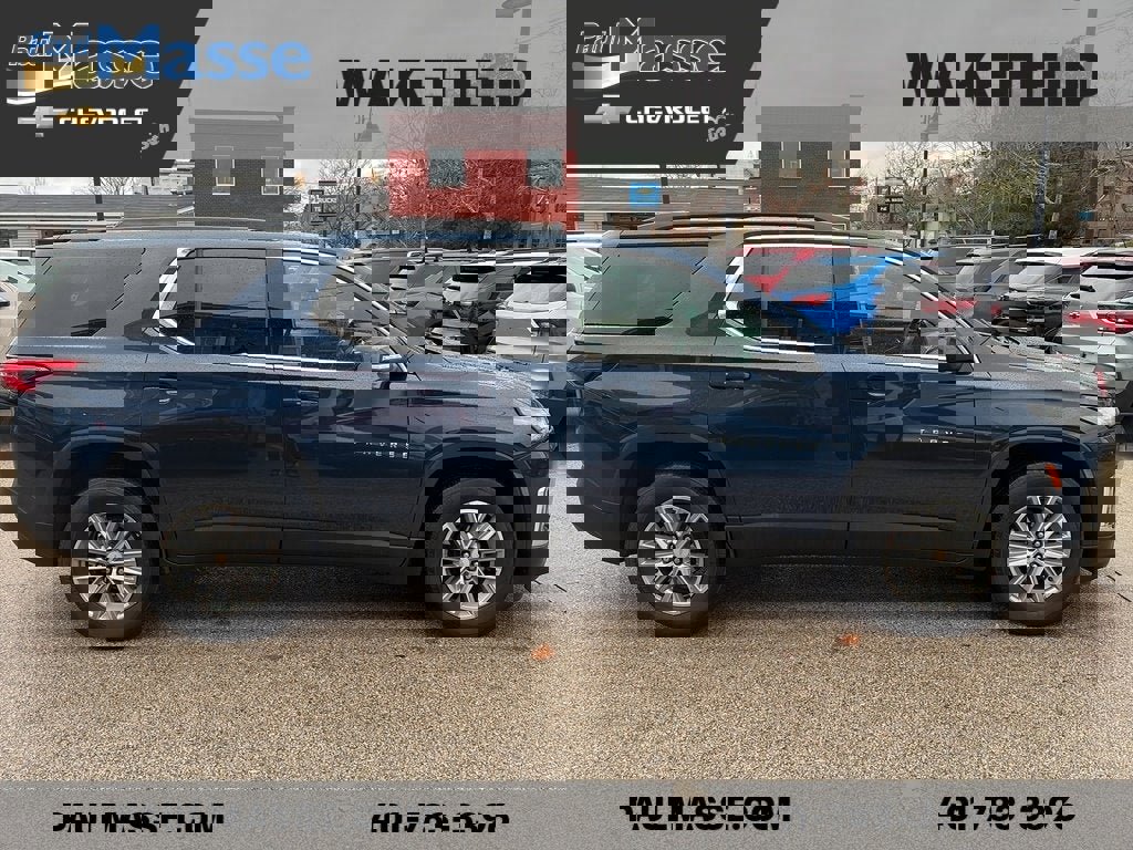 Certified 2023 Chevrolet Traverse LT w/ Rear Camera Mirror Package image 4