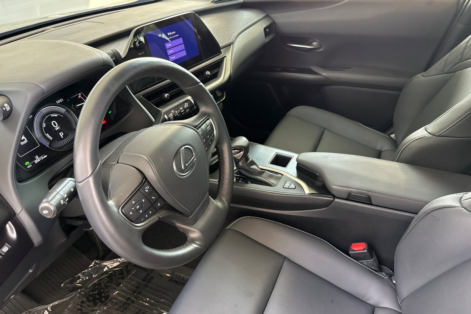 Certified 2023 Lexus UX 250h FWD w/ Accessory Package (Z2) image 11