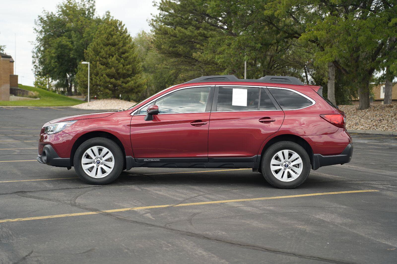 Used 2019 Subaru Outback 2.5i Premium w/ Popular Package #2 AWD/4WD image 2