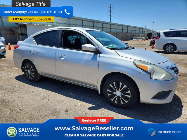 Used 2015 Nissan Versa SV FWD image 5