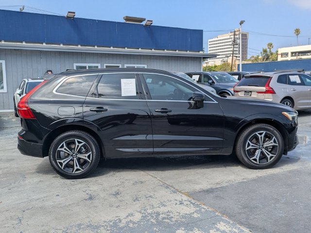 Certified 2022 Volvo XC60 B5 Momentum FWD image 2