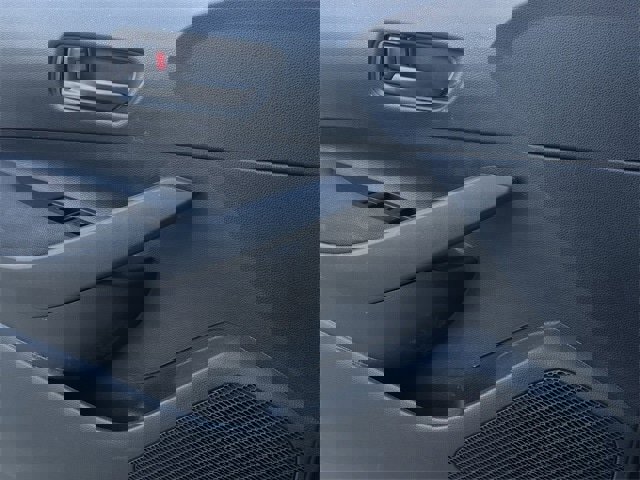 Used 2025 Toyota Corolla LE image 24