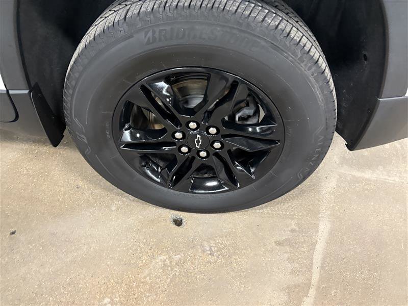 Used 2022 Chevrolet Traverse LT w/ Midnight/Sport Edition image 5