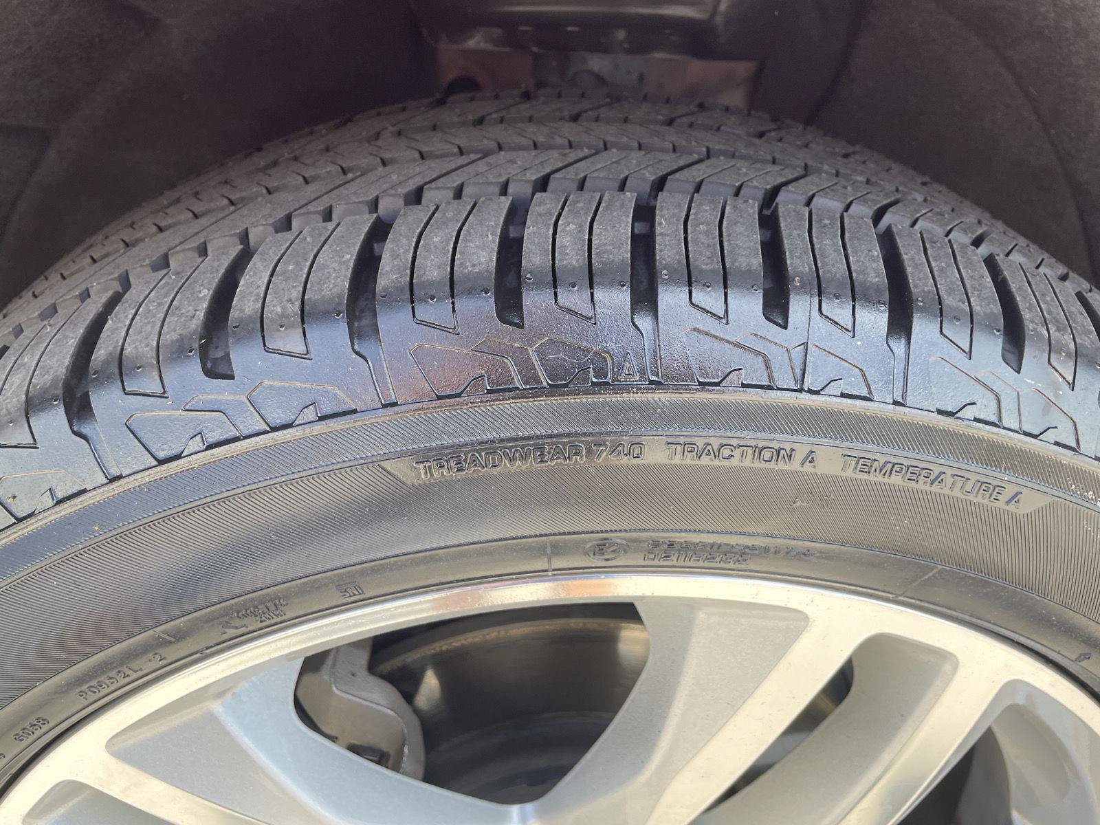 Used 2019 Chevrolet Equinox Premier FWD image 16