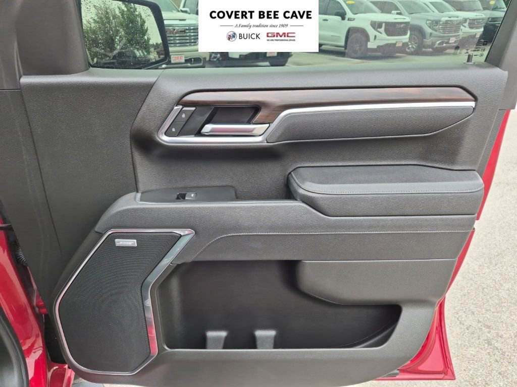 Used 2025 GMC Sierra 1500 SLT image 14