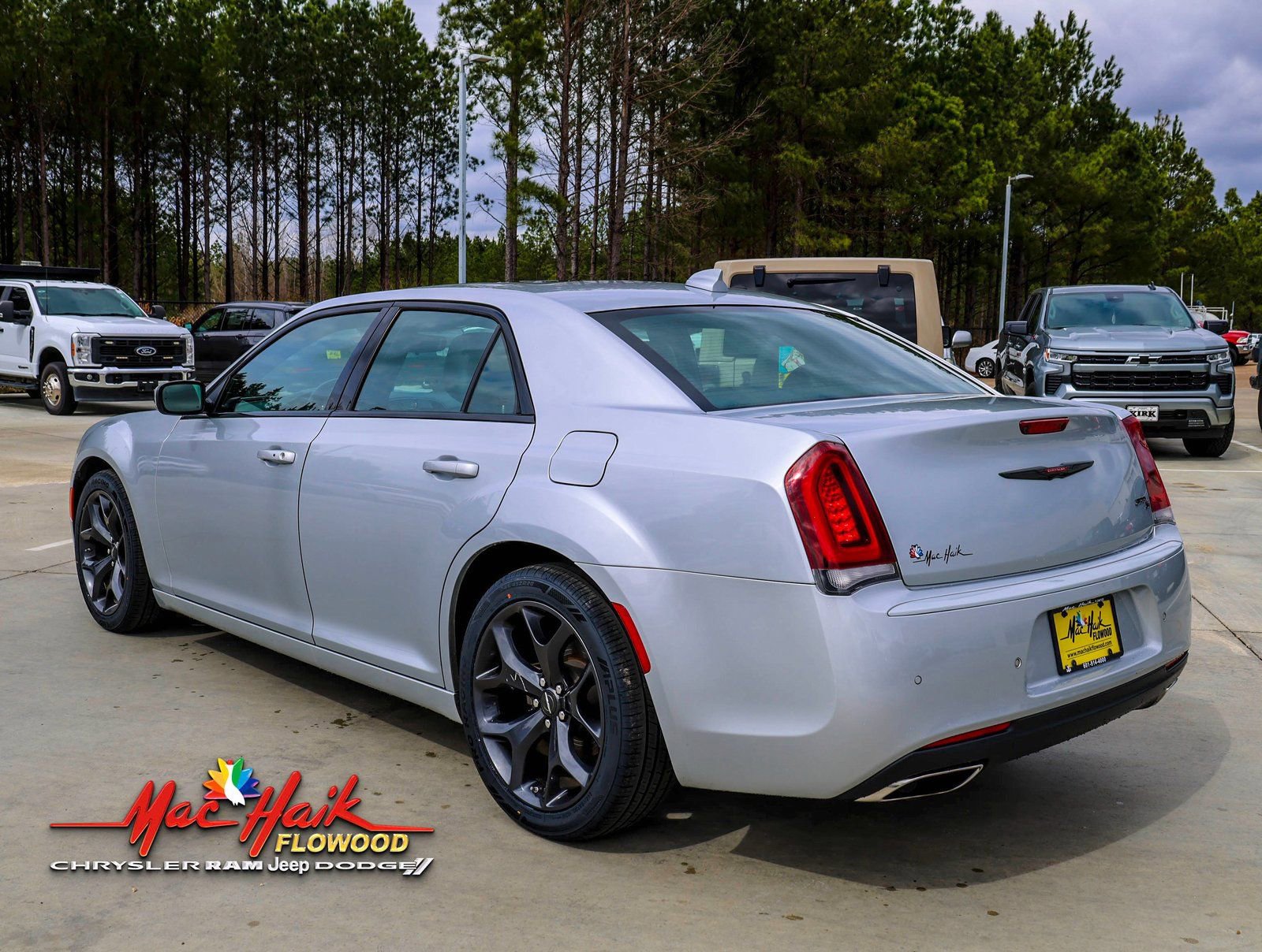 Used 2023 Chrysler 300 S image 5