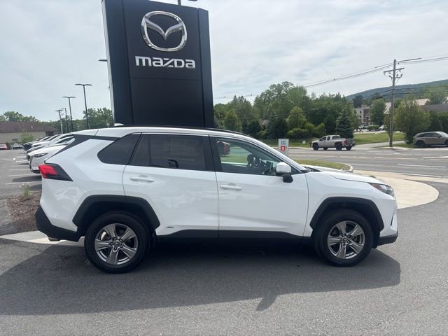 Used 2024 Toyota RAV4 LE AWD/4WD image 9