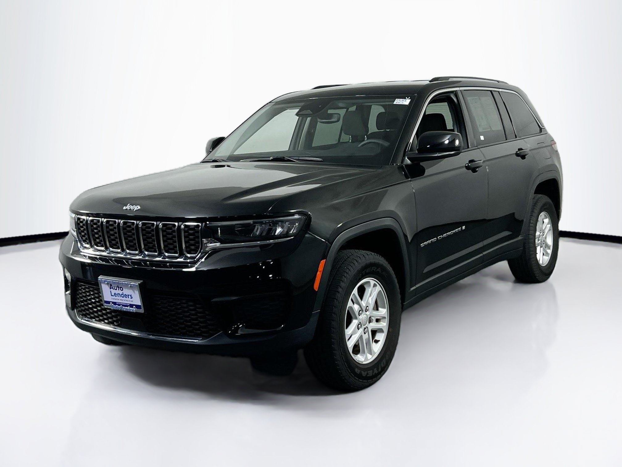 Used 2023 Jeep Grand Cherokee Laredo w/ Luxury Tech Group I AWD/4WD video 1