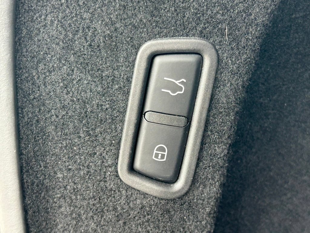 Used 2023 Maserati Levante GT AWD/4WD image 55