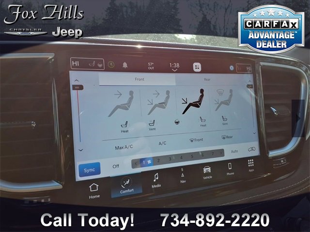 Used 2021 Chrysler Pacifica Limited w/ Uconnect Theater Family Group image 21