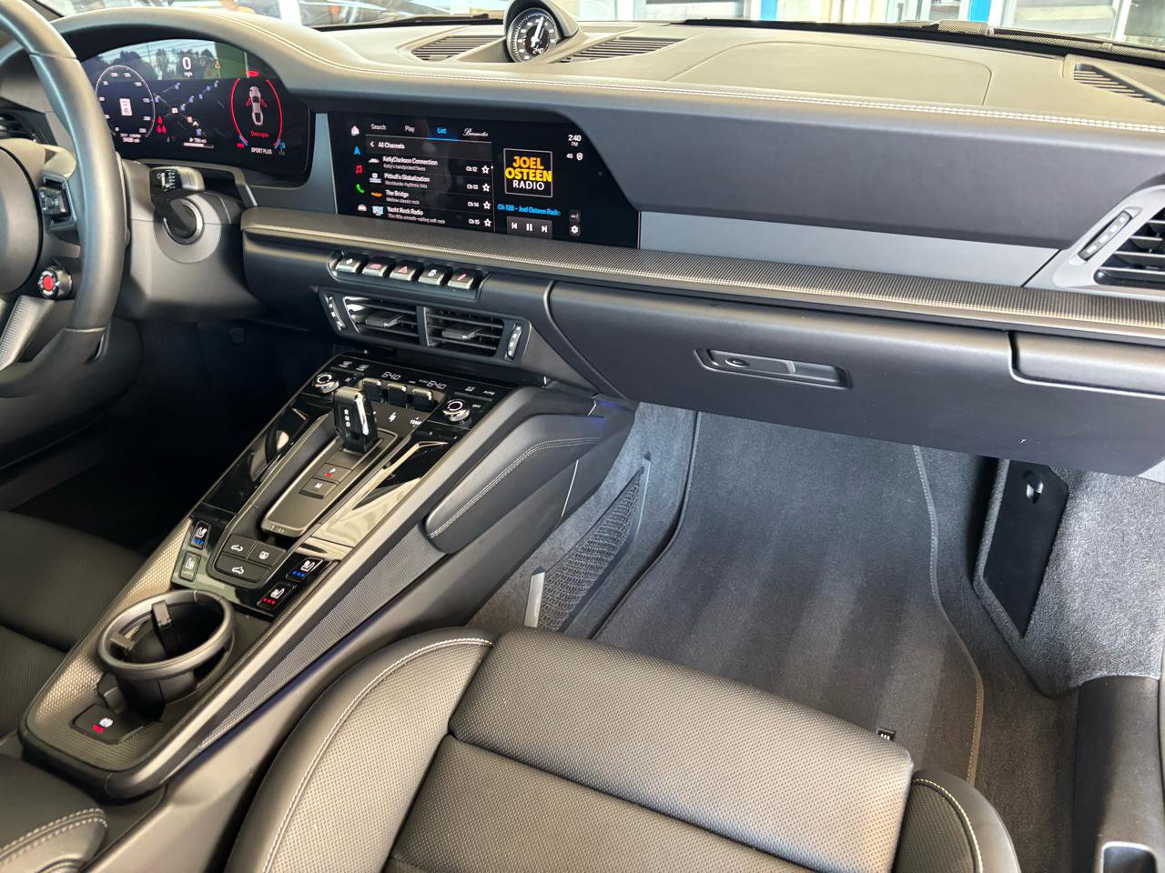 Used 2025 Porsche 911 Carrera 4 GTS image 30