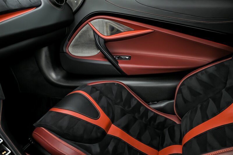 Used 2018 McLaren 720S Performance RWD image 39