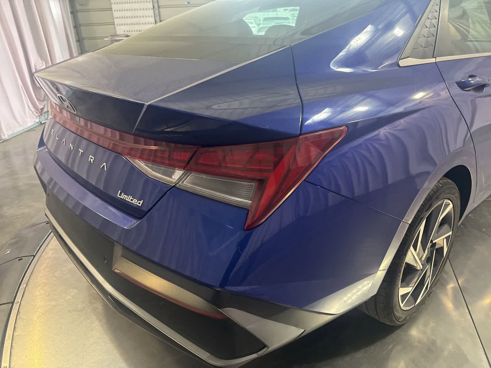 Used 2024 Hyundai Elantra Limited FWD image 10