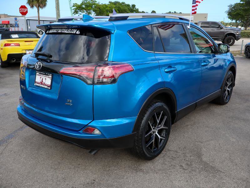 Used 2016 Toyota RAV4 SE image 6