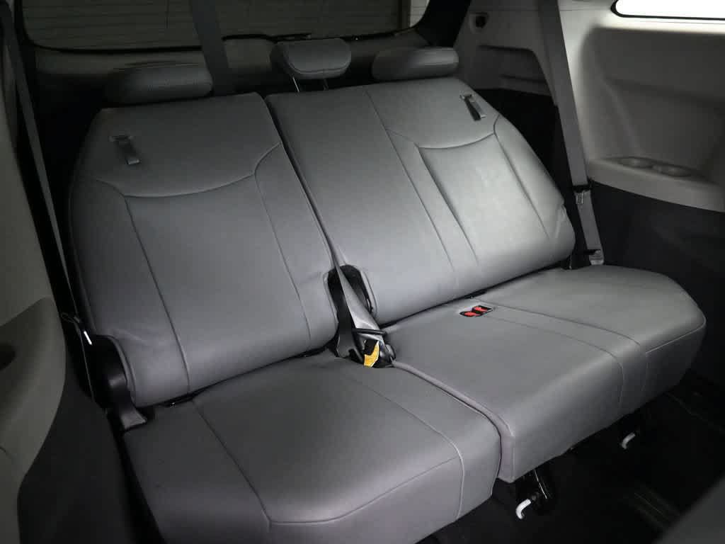 Used 2024 Toyota Sienna XLE w/ XLE Plus Package AWD/4WD image 25