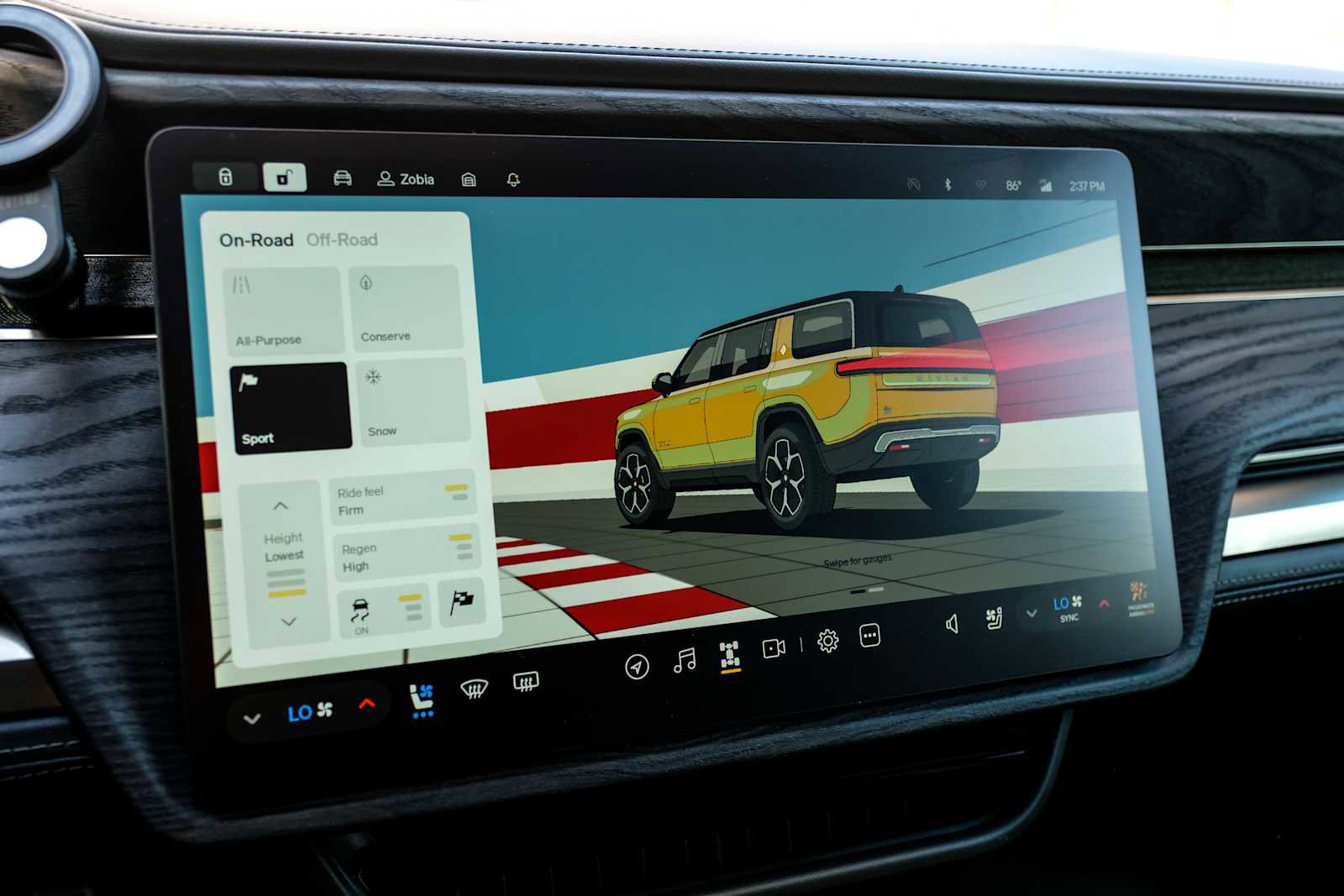 Used 2023 Rivian R1S Adventure image 29